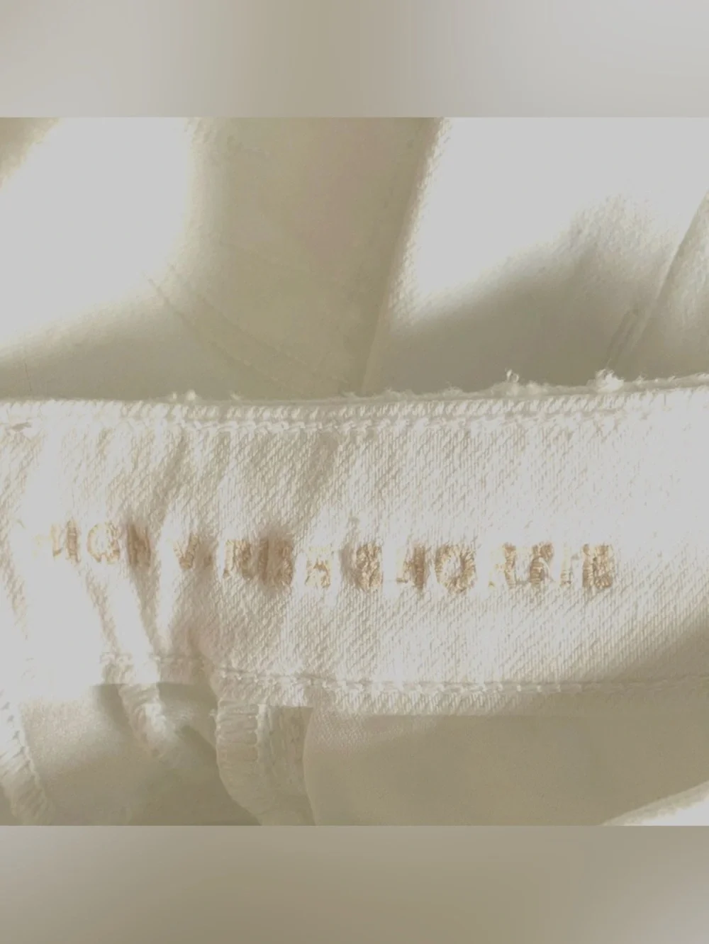 American Eagle White Denim Mom Shorts Size 000 High Rise Stretch Frayed Hem